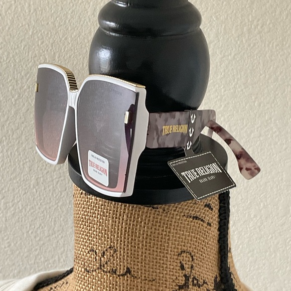 True Religion White and Gold Women's Sunglasses - Picture 5 of 5